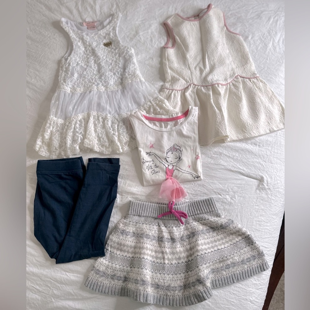 Bundle of 5 pieces girl clothes size 3-4 T